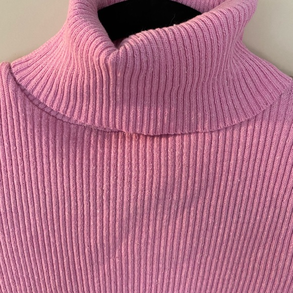 Nasty Gal bright pink turtle neck - Picture 3 of 3